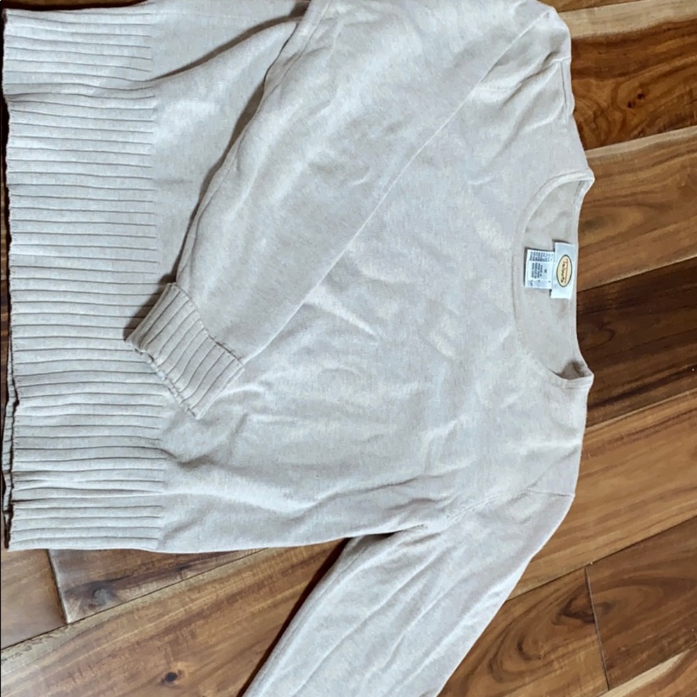 Super comfy, cream sweater
